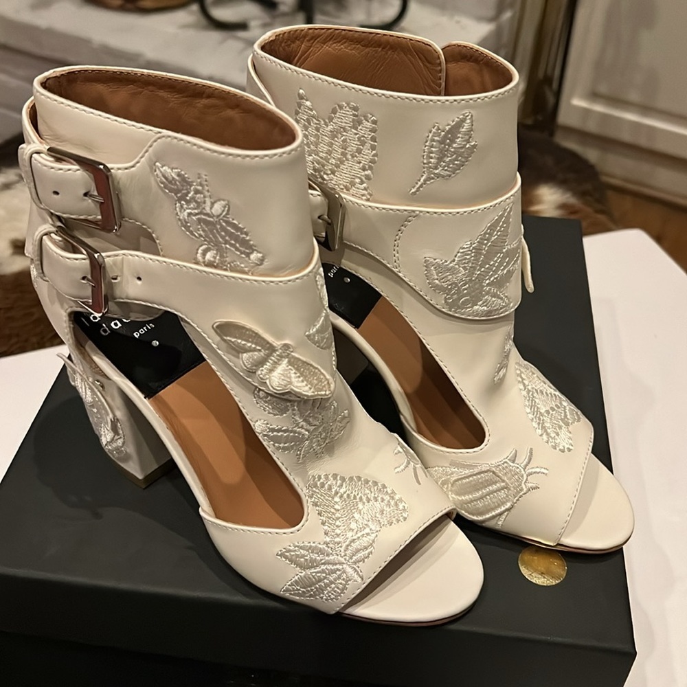 NWT‎ Laurence Dacade Paris Rush Bagatelle heel.